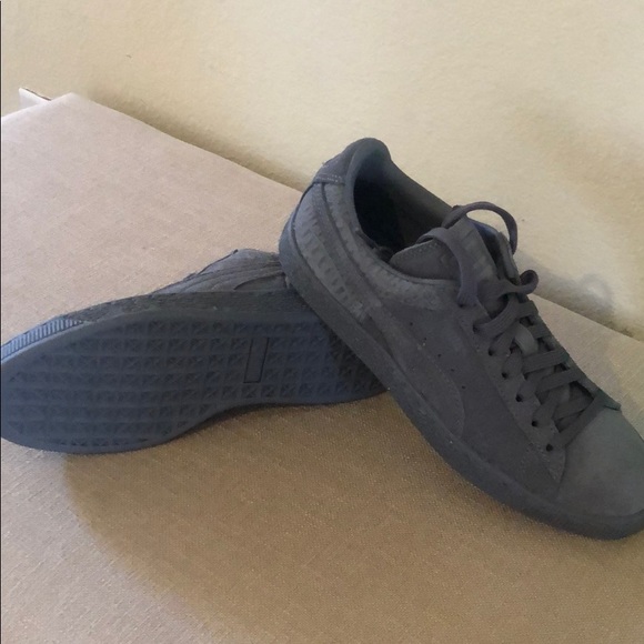 Grey pumas - Picture 2 of 2